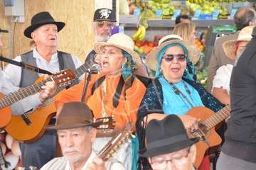 Narea abre como recova con ambiente navideño y de satisfacción general (Foto Francisco Javier Santana y TA)